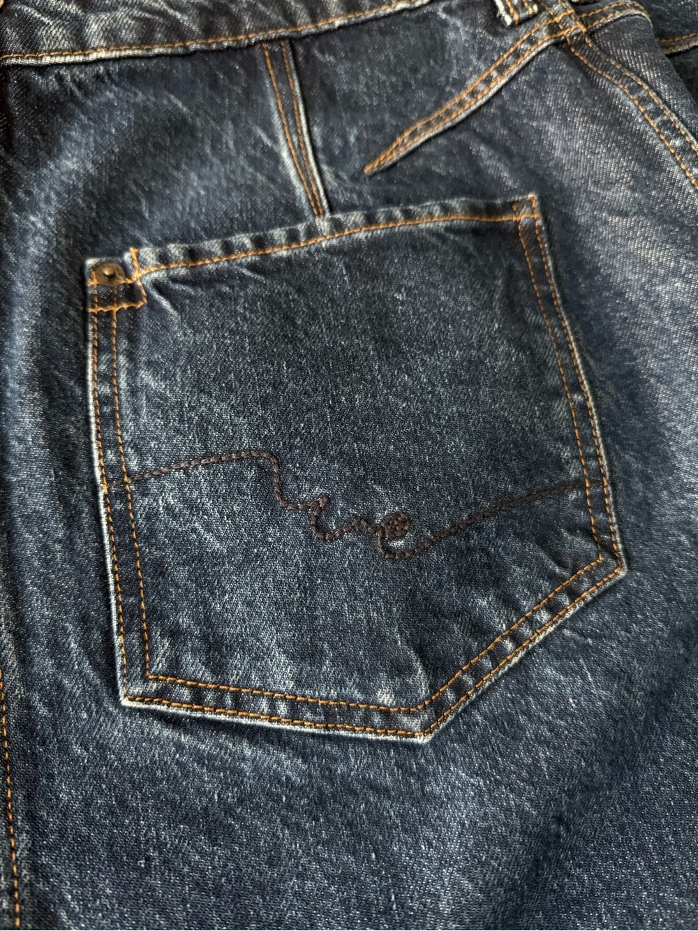 We The Free Good Luck Mid-Rise Barrel Jeans Size 32 Dark Wash - Picture 5 of 8